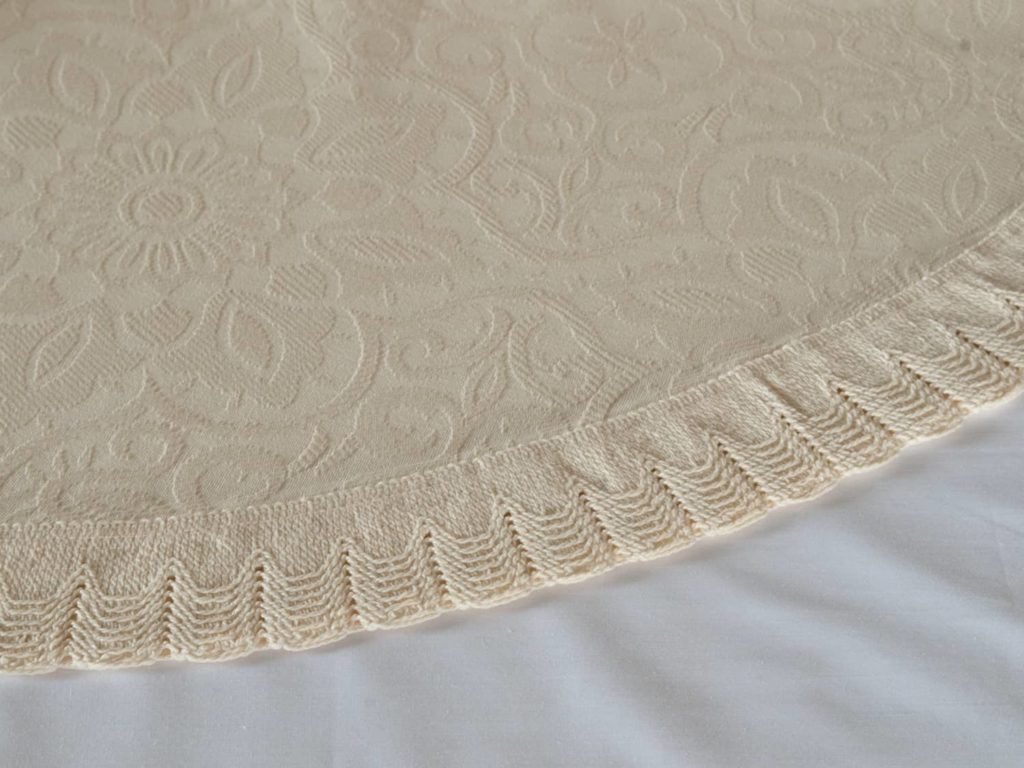 100% Cotton Jacquard Pre-Shrunk Bedspread
